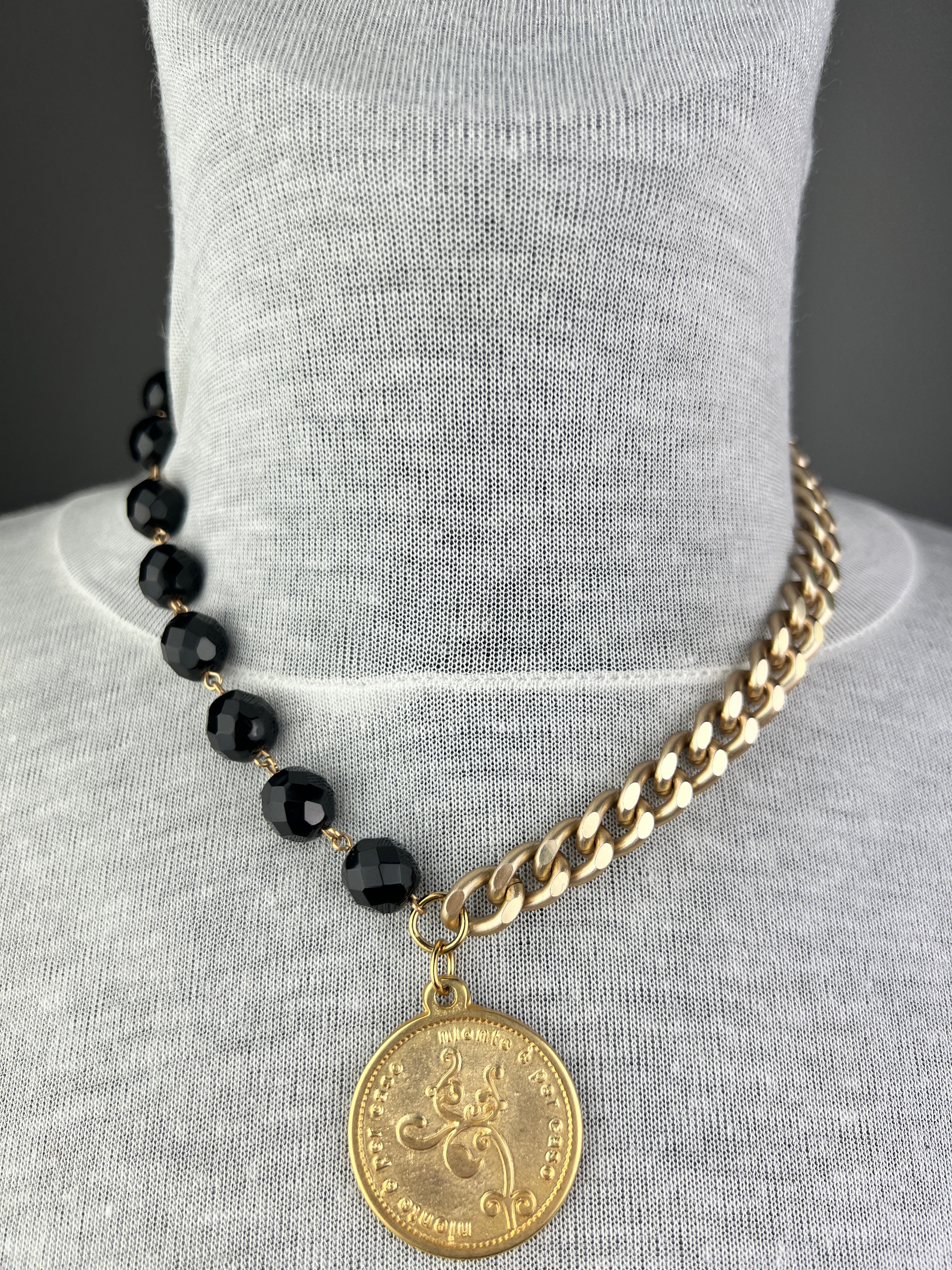 MOMI - COLLANA FRANCESCA CORTA MEDAGLIA