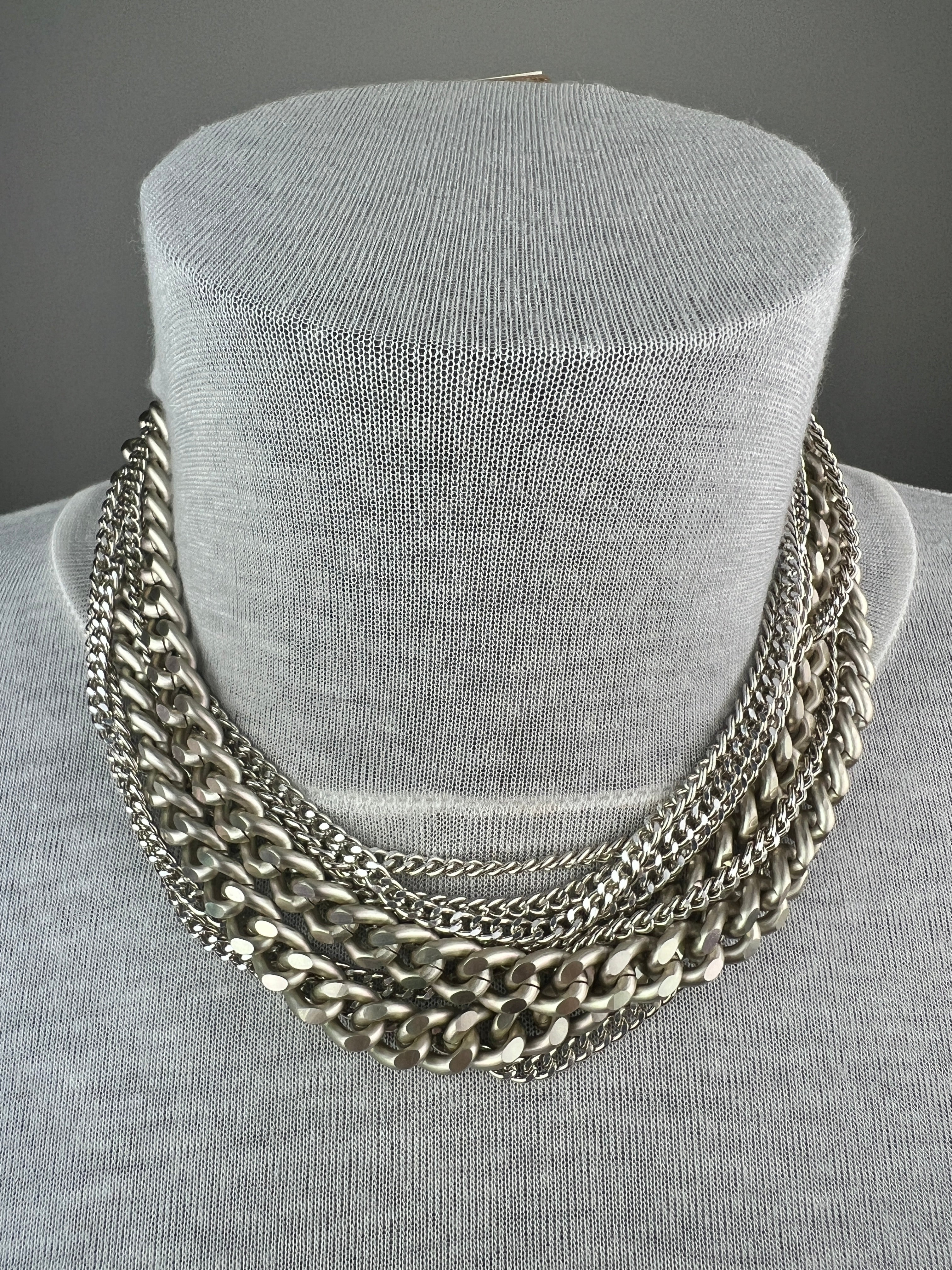 COLLANA 9 FILI MOMI