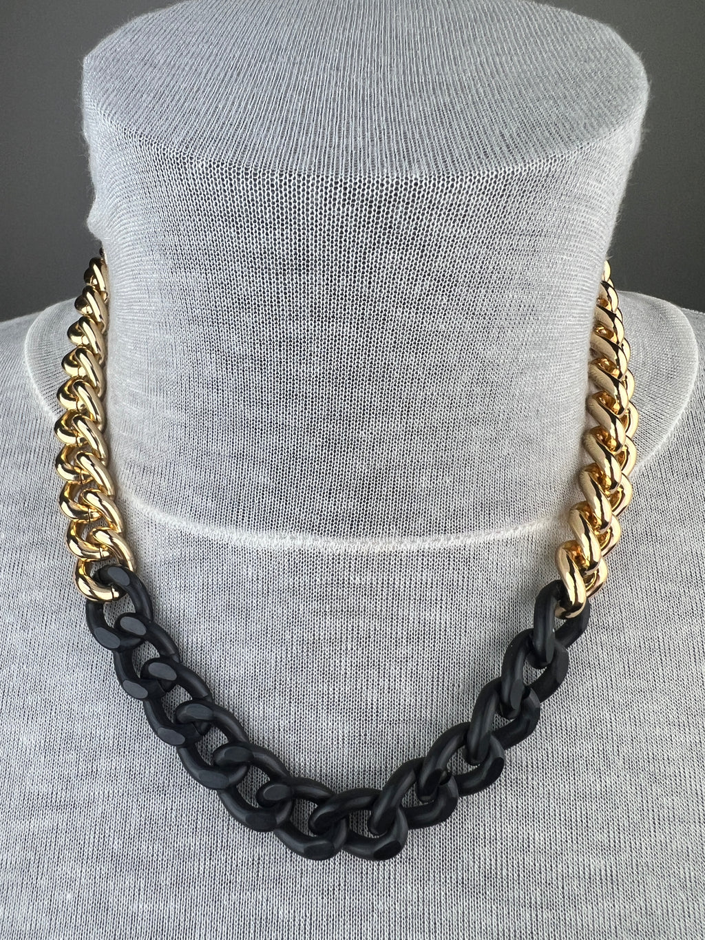 COLLANA GRUMA BLACK MOMI